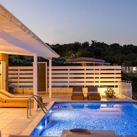 Saint Nicholas 5 *