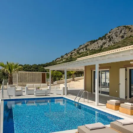 Saint Nicholas 5 *