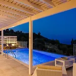 Saint Nicholas 5 *